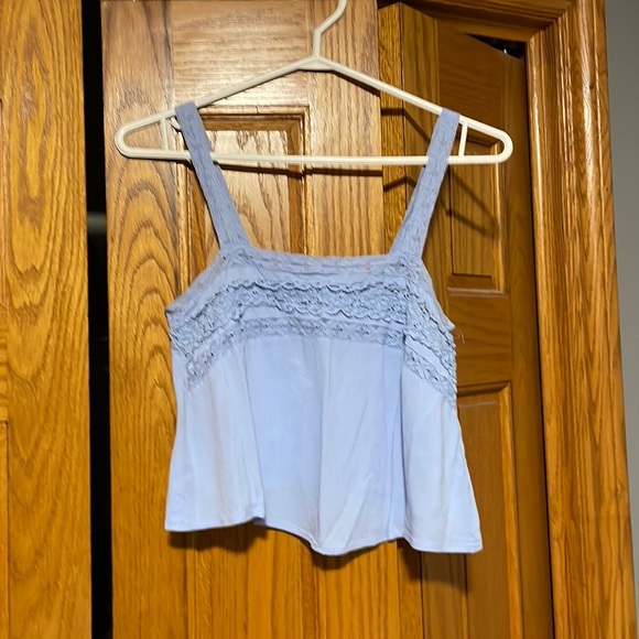 Forever 21 Flowy Crop Top with triangle cut out at back - Picture 1 of 5